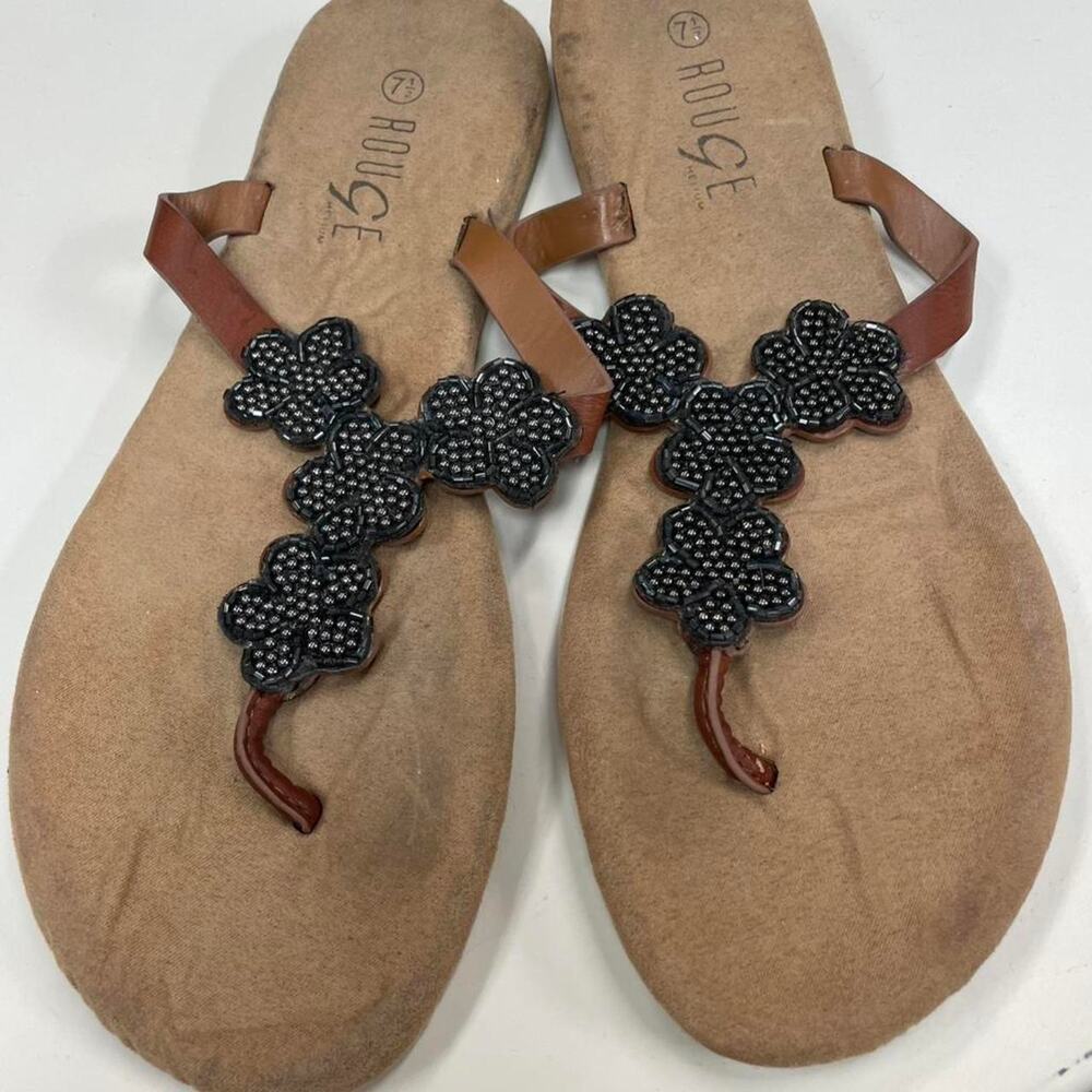 Brown leather sandals with floral